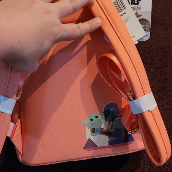 Mandalorian Loungefly LE comiccon - Picture 3 of 3